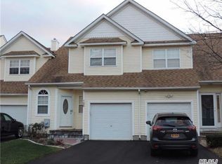 126 Cinnamon Ct, Melville, NY 11747
