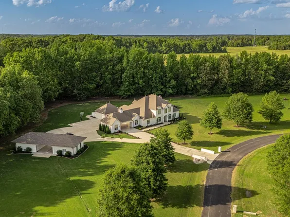 92 County Road 7185, Jonesboro, AR 72401