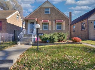 9131 S Paxton Ave, Chicago, IL 60617