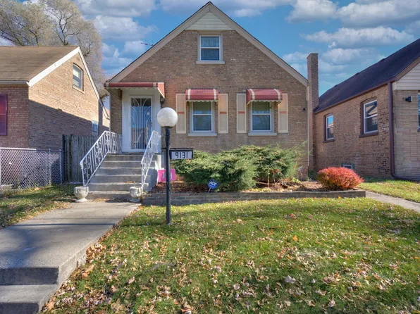 9131 S Paxton Ave, Chicago, IL 60617