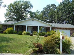 4 Lancaster Ct, Washington, MO 63090