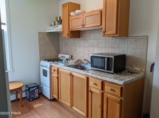 105 Pennsylvania Ave, Matamoras, PA 18336