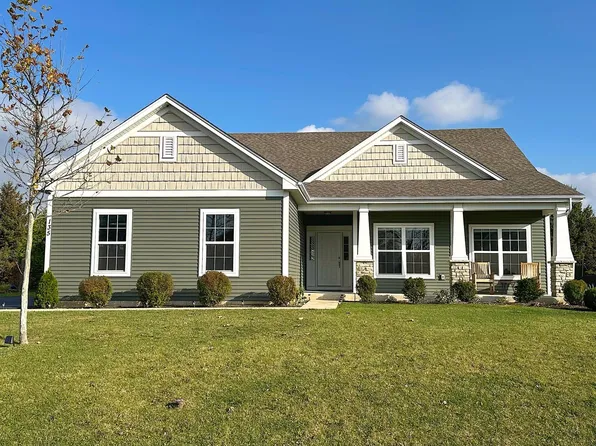 135 Trail LANE, Williams Bay, WI 53191