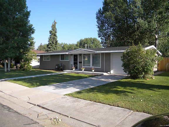 2nd image of 1407 Sanders Dr