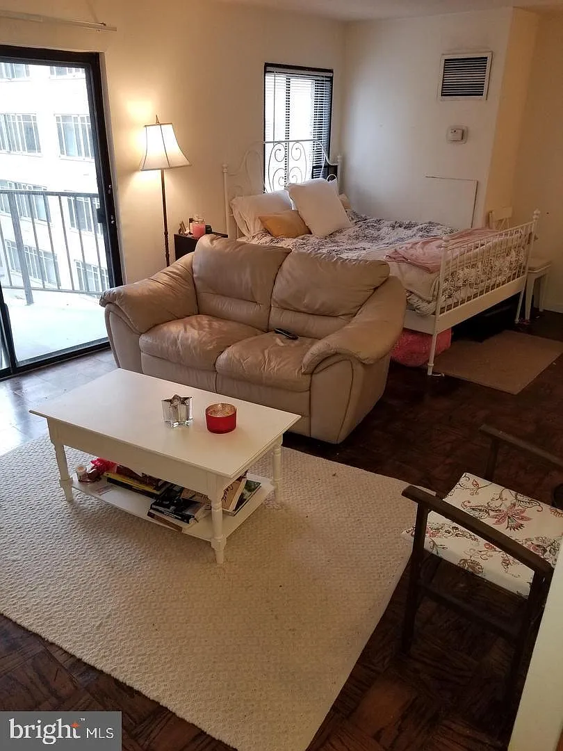Webster House Condominium — Photo 3