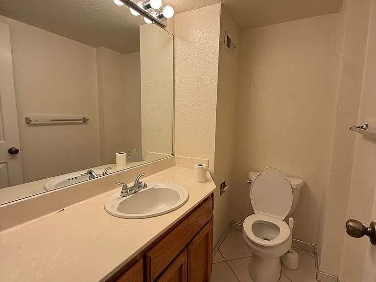 581 Hellyer Ave — Photo 9