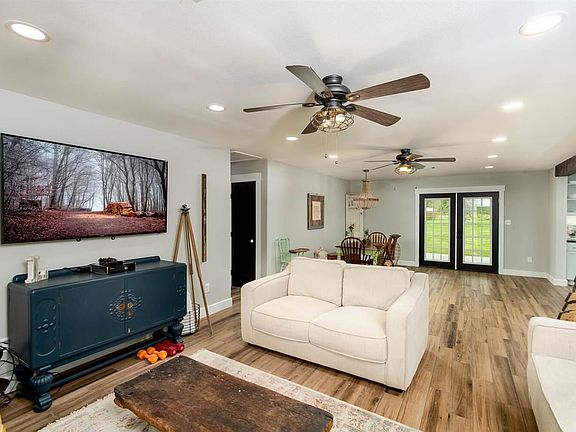 3rd image of 8842 Kristi Ln