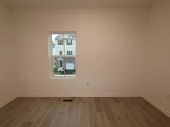 3rd image of 64 Silverbell Ave