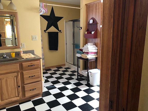 5th image of 515 N Frederick Ave