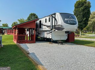 54 Newmar Ct, Dillard, GA 30537