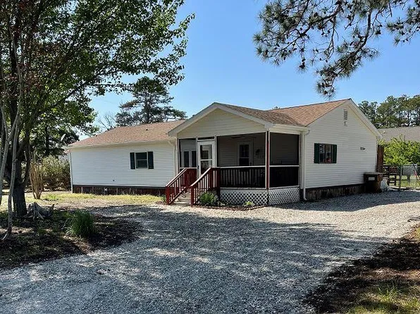 3143 Ridge Rd, Chincoteague Island, VA 23336