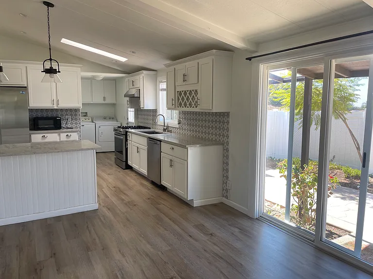 W Lilac Rd W — Photo 12