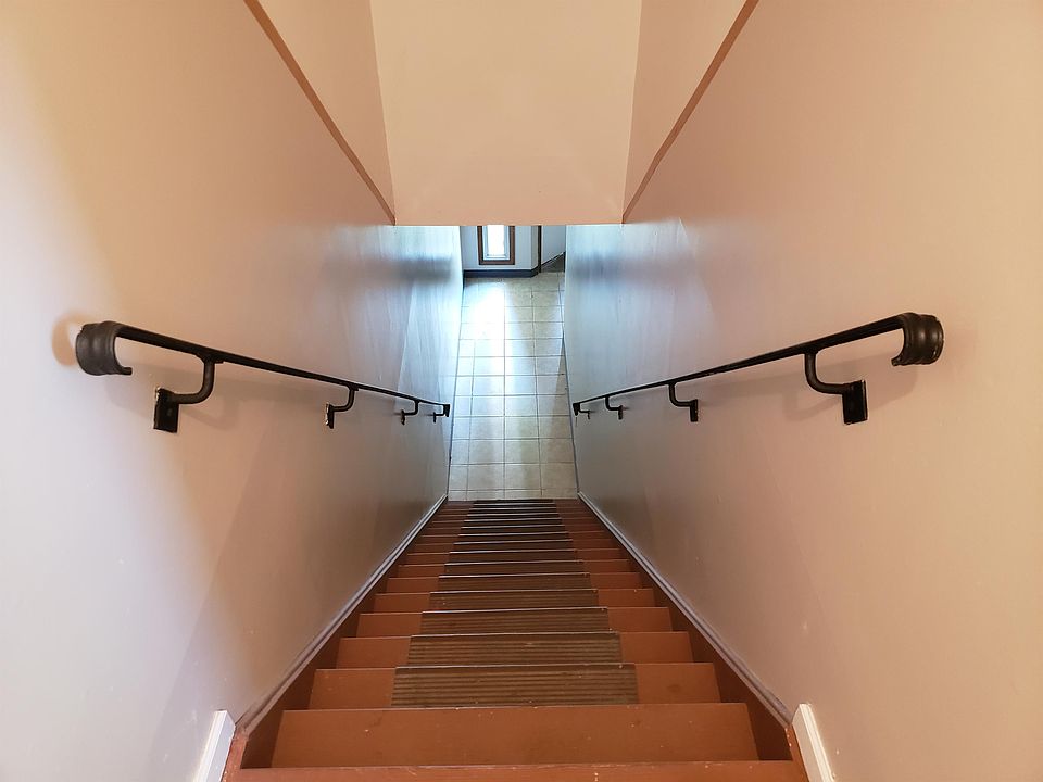1st image of 46 Vineyard Ave #1