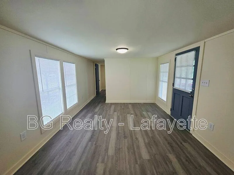 3 bed, 1.5 bath, 900 sqft, $1,000 — Photo 4