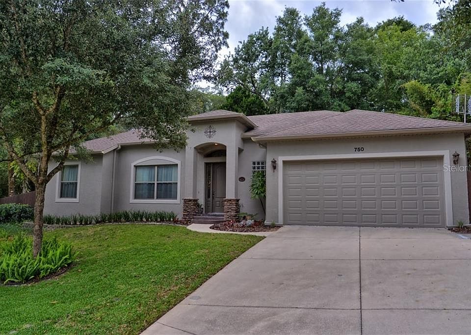 1st image of 750 Oak Ln