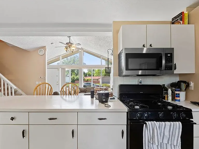 2623 Sherwood Cir — Photo 7