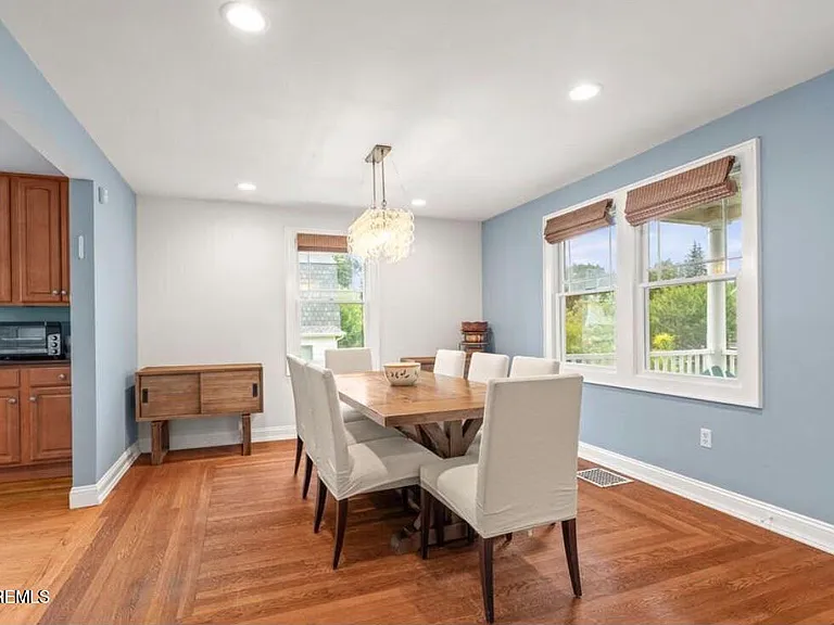 250 Alpern Ave — Photo 16