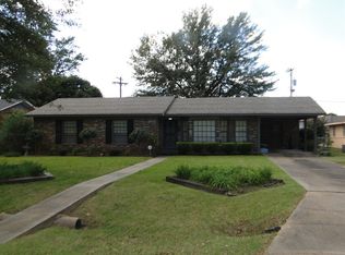 403 Montgomery St, Greenwood, MS 38930