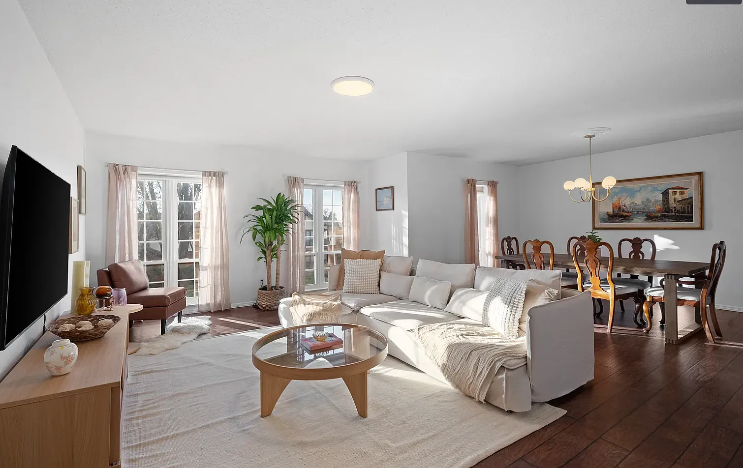 2 bed, 1216 sqft, $2,700 — Photo 1