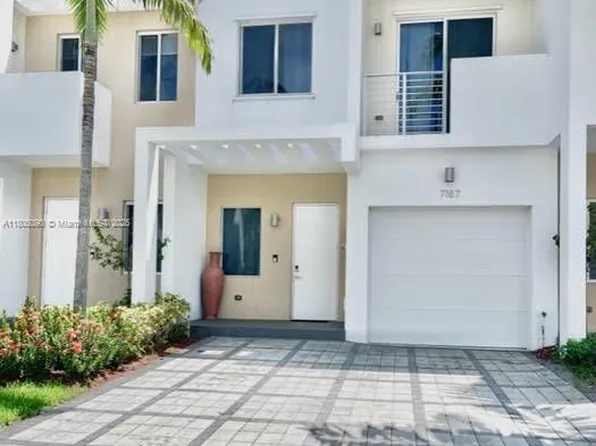 7187 NW 103rd Path, Doral, FL 33178