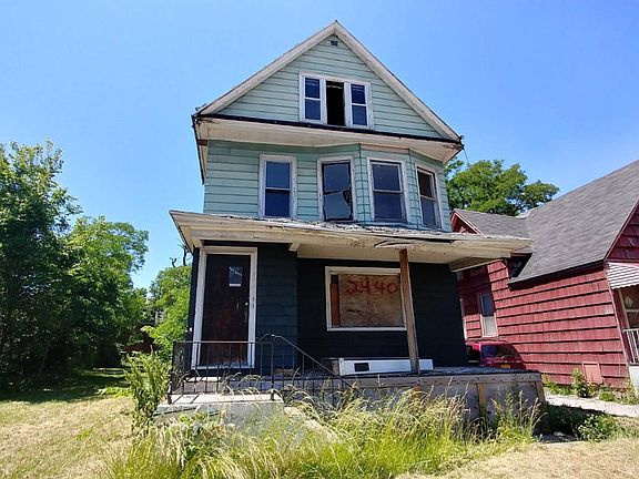 4th image of 2440 Bailey Ave