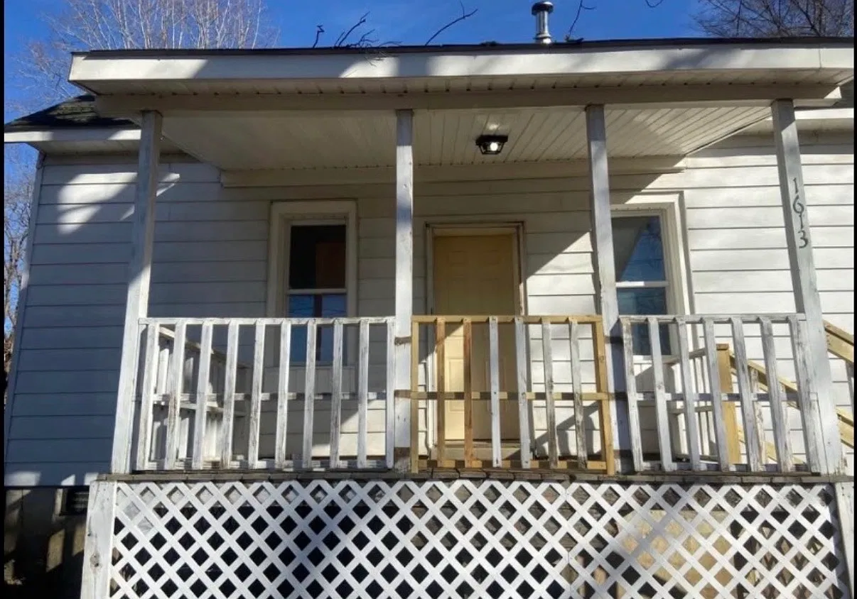 2 bed, 1084 sqft, $1,200 — Photo 1