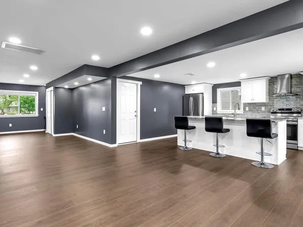 39 Manor Circle, East Hartford, CT 06118