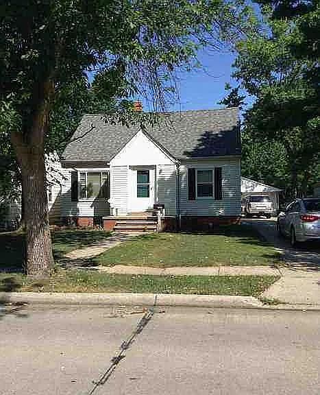 3 Bedroom, 1 Bathroom, Upstairs loft, full basement with laundry, Kitchen with gas stove and refrigerator, dishwasher.