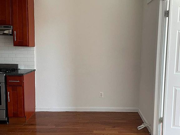3rd image of 25-09 Astoria Blvd #3L
