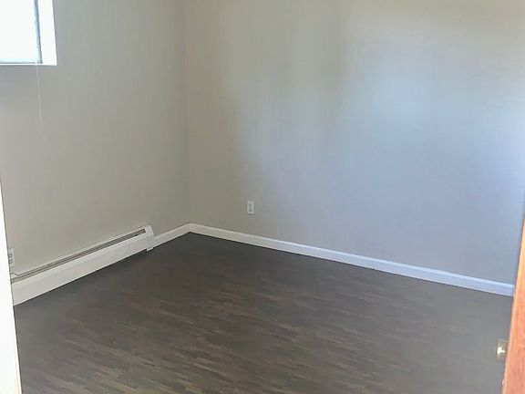 2nd image of 309 Curtis St #1