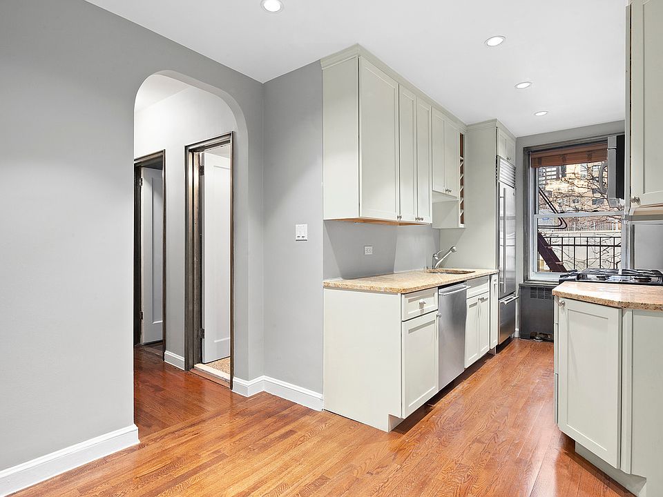 1st image of 300 W 53rd St APT 2H