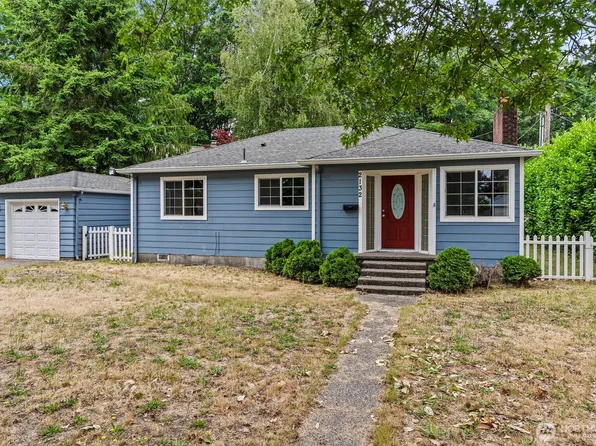 2132 Washington Way, Longview, WA 98632