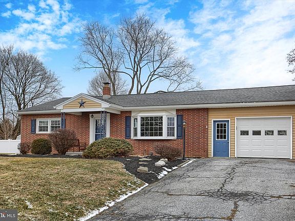 3rd image of 7194 Catherine Dr