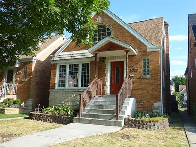 7017 W Newport Ave, Chicago, IL, 60634