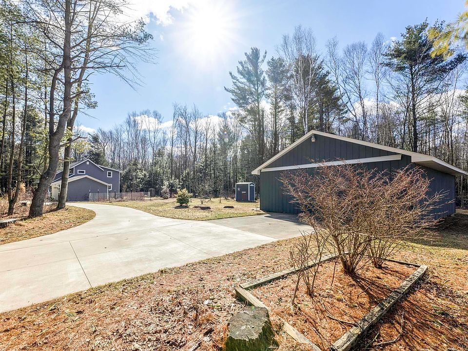 7142 Aitken Rd, Lexington, MI 48450 | MLS #50203122 | Zillow