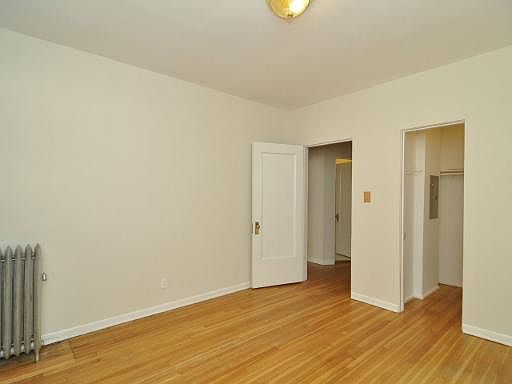 4th image of 5206 S Ingleside Ave #1