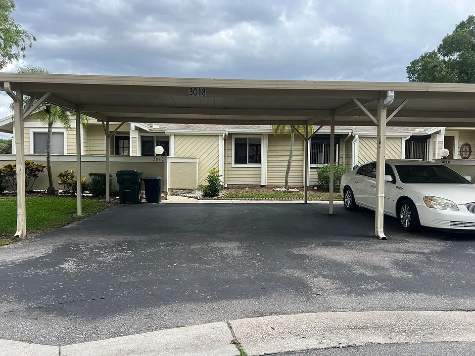 3018 Sail Pointe Cir #4-B