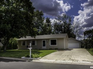 503 Rosewood Dr, Washington, IL 61571