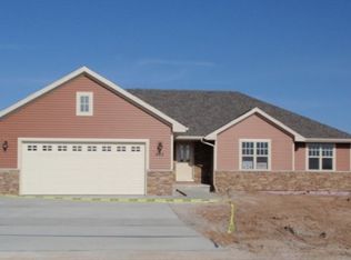 665 Pebblestone Cir, Oneida, WI 54155