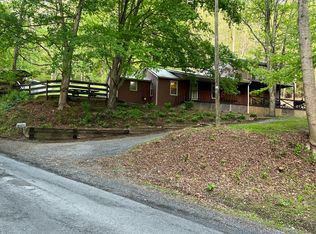 6349 Hokes Mill Rd, Ronceverte, WV 24970