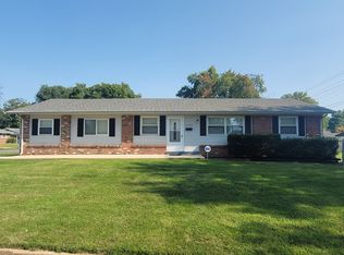 2330 Orleans Ln, Florissant, MO 63031