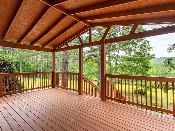 5th image of 365 Bayberry Ln