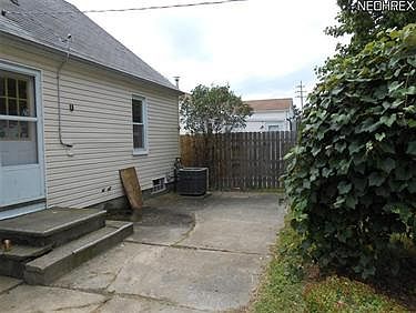 4th image of 13634 Carrington Ave