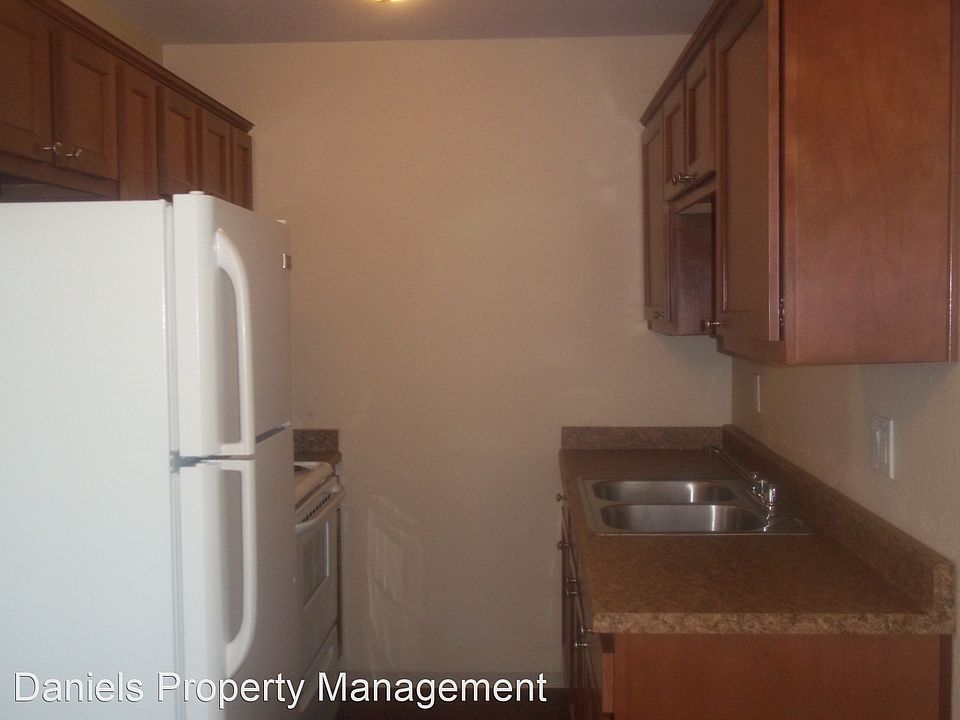 1st image of 552 Van Houten Ave #2