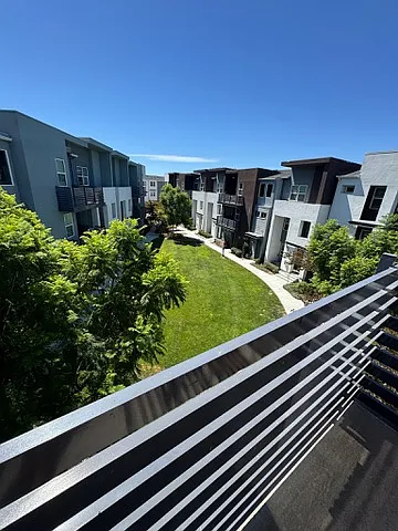 555 Clover Cir — Photo 4