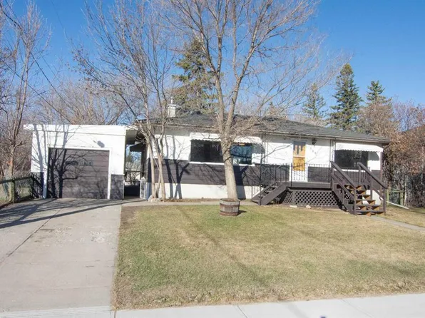 508 E 3rd St, Strathmore, AB T1P 1B4