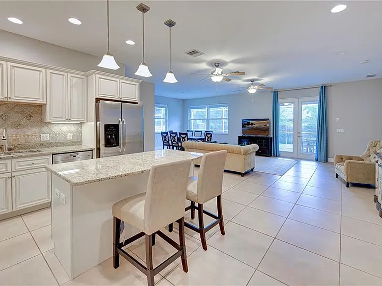 2330 Bradford St — Photo 21