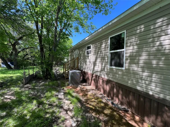 822 Pawnee Trl, Granbury, TX 76048