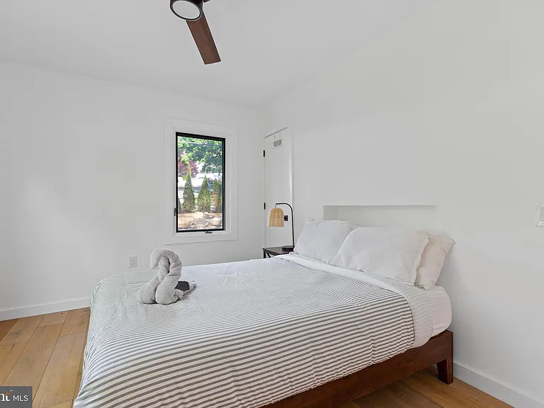 101 Lakeshore Dr — Photo 14