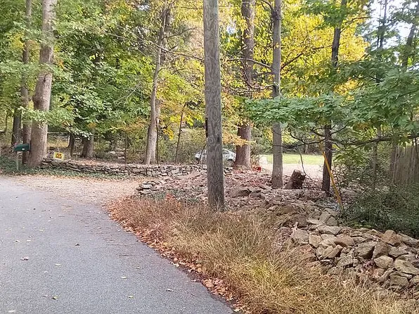 18 Hollow Brook Rd, Califon, NJ 07830
